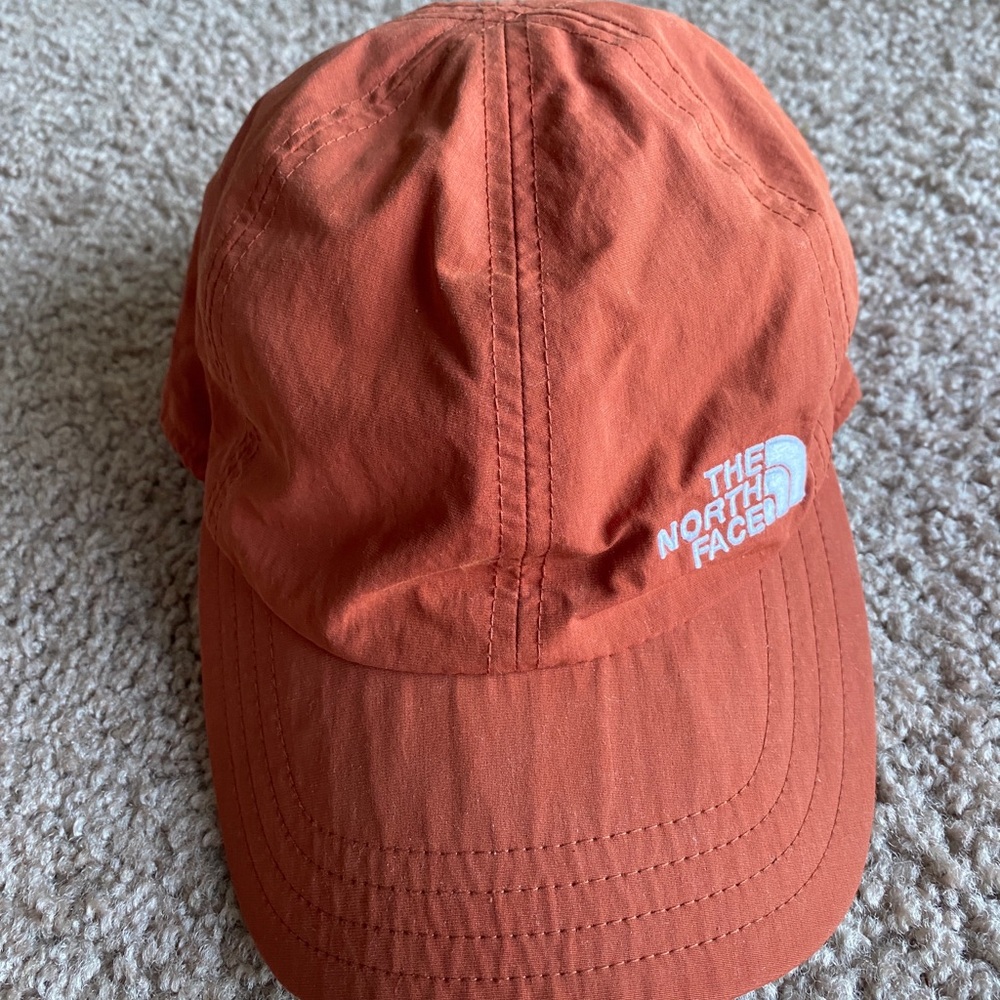 Reversible The North Face Hat - adjustable - Picture 1 of 5
